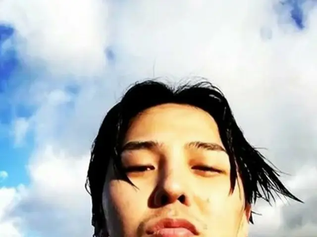 G-DRAGON, updated SNS. Enjoy your vacation in Hawaii.