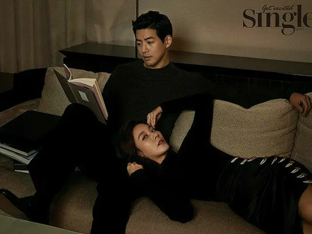 Actor Lee Sang Yun, actress Kim Ha Neul, accompanied released pictures. Magazine'SINGLES' October is