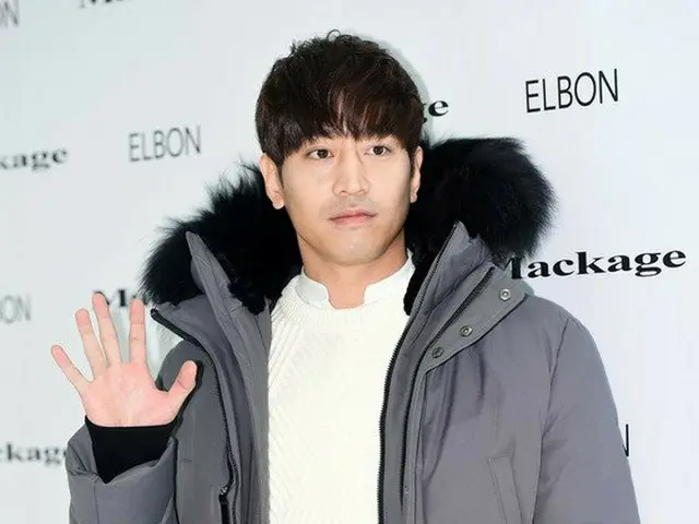 SHINHWA Eric is participating in brand events. Seoul, Lotte World Tower.
