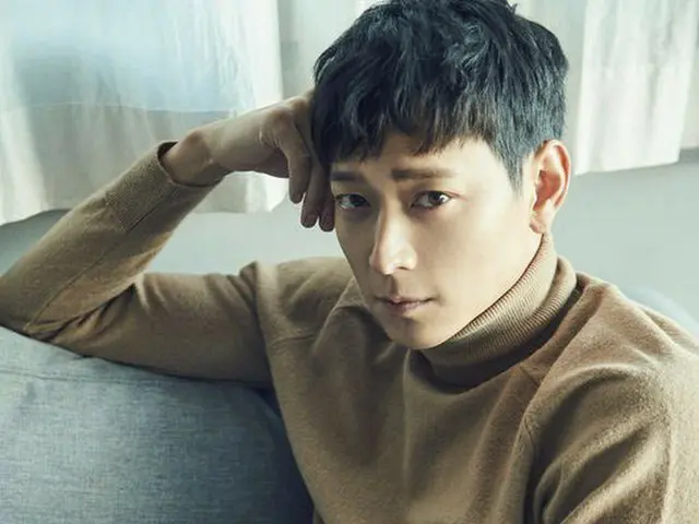 Actor Kang Dong Won, interview. * Appeared in Japanese movie ”Golden Slumber”. *Kiss scene on the fi