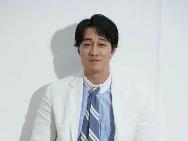 Actor So Ji Sub, was selected as ”2018 beautiful taxpayer”. He is the onlyentertainer among all the
