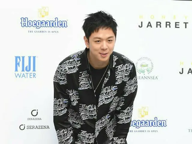 Junyeong (ZE: A), attended ”JARRET” showroom open memorial event.
