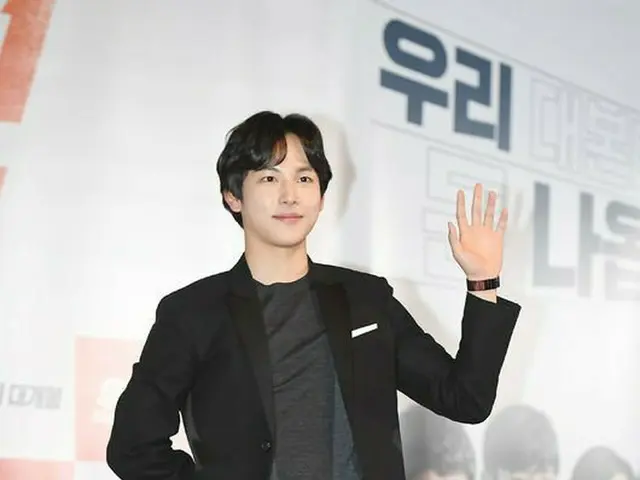 Siwan (ZE: A), attended the media preview of the movie ”One Line”. @ Seoul ·Lotte cinema entrance to