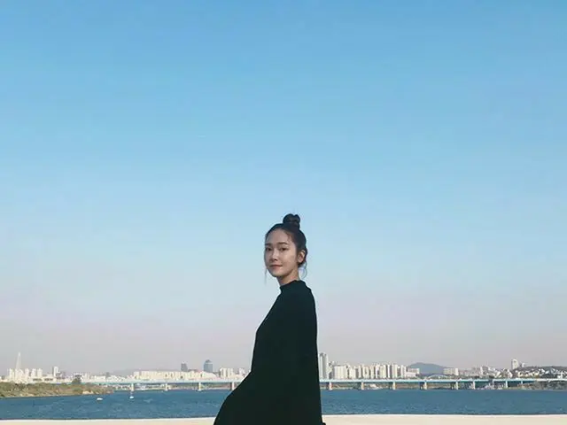 Jessica, SNS update. Perfect afternoon walk.