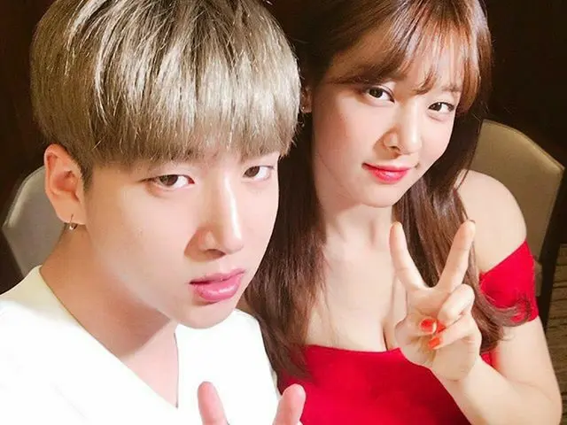 B1A4 BARO, updated SNS. We released two-shot pictures with actress Seor InA.