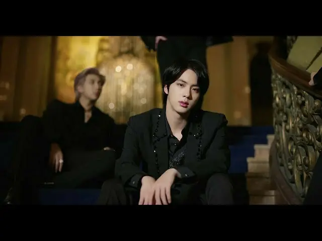 BTS tiết lộ MV chính thức cho bài hát mới "Black Swan". .  