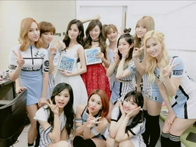 #TWICE, có thể có 100 vương miện vào ngày mai. Ngoài khao khát SNSD (Girls 'Gene