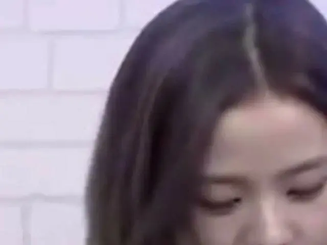 #BLACKPINK Jisoo, "Biểu cảm khuôn mặt thất vọng" là một chủ đề phổ biến ở Hàn Qu