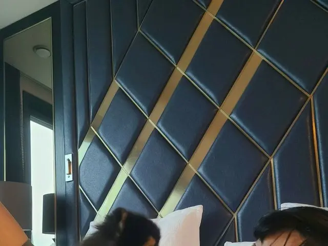 #BTSV, chụp ảnh với chú chó "Yeontan" của anh ấy. "Câu hỏi và câu trả lời" là mộ