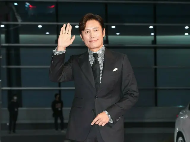 Nam diễn viên Lee Byung Hun (Lee Byung Hun) tham dự thảm đỏ Lễ trao giải phim Ka
