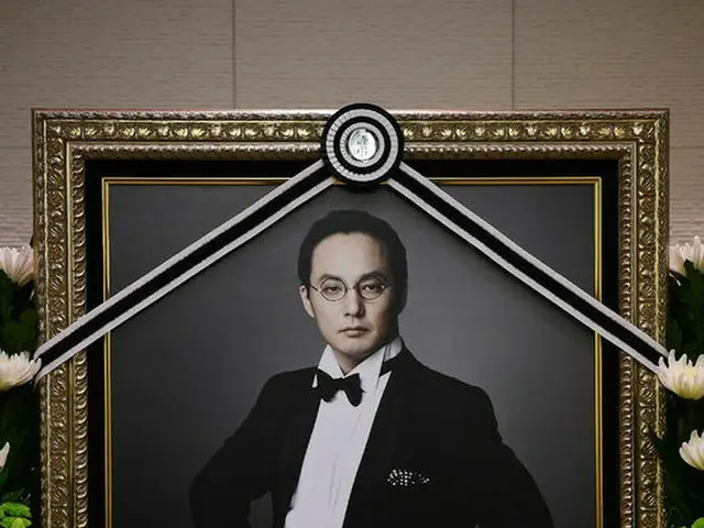 Cố ca sĩ Shin Hae Chul_ đã qua đời được 6 năm. Nhiều người than khóc trên mạng. 
