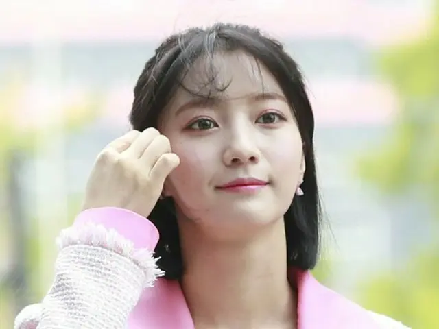 OHMYGIRL Bini, kiểm tra chi tiết chứng đau lưng. Việc khiêu vũ bị hạn chế và anh