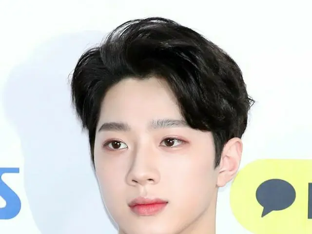 Lai Kuan Lin apologizes for smoking and spitting on the street. Hot Topic on theChinese internet.