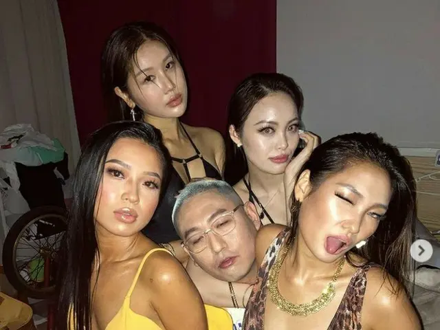 Rapper YUMDDA sử dụng những bức ảnh cực đoan để thu hút các bài hát mới. ..