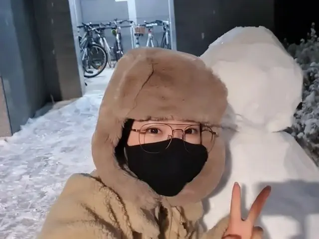 Một người đẹp Utuber đã xin lỗi vì đã phát hiện ra người tuyết trong khi bắn và 