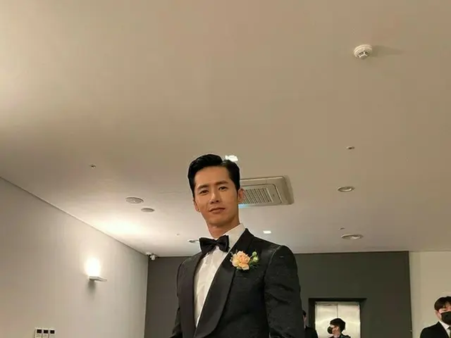 Click-B Congratulations on the marriage of Kim Sang-Hyeok and Oh Jung-Hyeok. ....