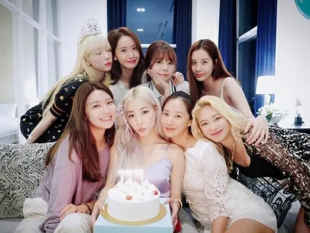 Cựu thành viên AKB48 Maeda Atsuko cho biết "Girls 'Generation" rất đáng ghen tị 