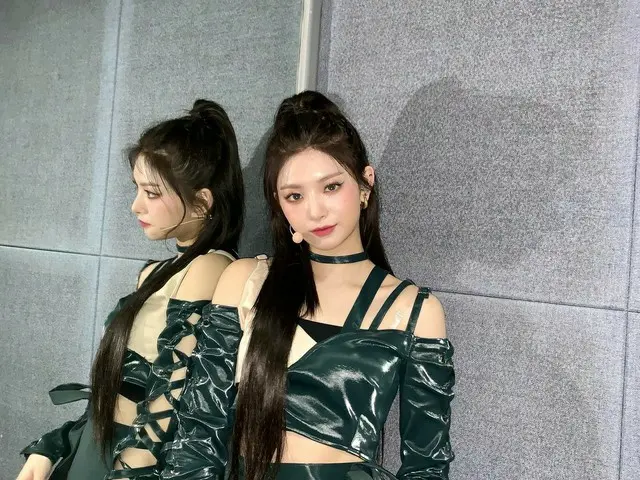[TOfficial] EVERGLOW, [#Eiren] hôm nay có màu xanh lá cây! !