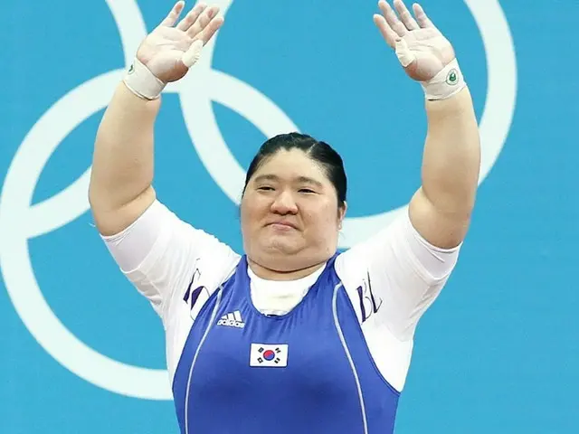 “Huyền thoại” cử tạ nữ Hàn Quốc Chang Milan, gã khổng lồ hiện tại đã trở thành c