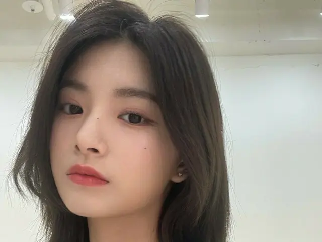 [T Official] EVERGLOW, [#YIREN] Promised yesterday's photo 👾 ..