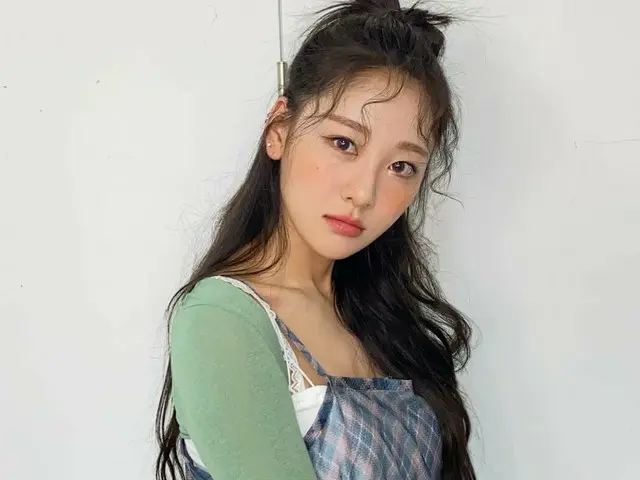 Là 官方】 LOONA （Loona） 、 [#Eve / #Yves] Big Issue 2nd vol 2✌️🍎 #Loona #LOONA