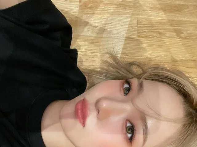 [Tofficial] fromis_9, [#Jiseon] Những ngày này chắc là mùa thu, nhưng tốt hơn hế
