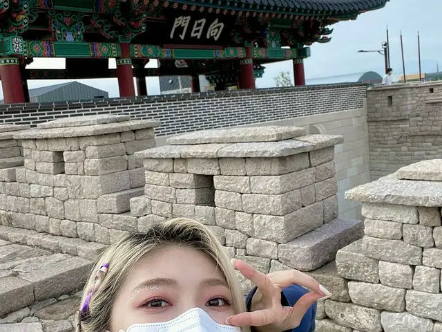 [T Official] EVERGLOW, 😮❗ ..