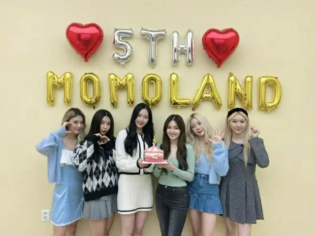 MOMOLAND, kỉ niệm 5 năm ra mắt. Cảm ơn người hâm mộ. ..