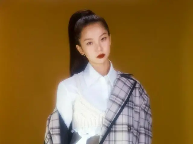 Kep1er Choi Yoo-jin, sinh ra trong "Garpura", xuất bản một bức ảnh. Hàn Quốc bàn