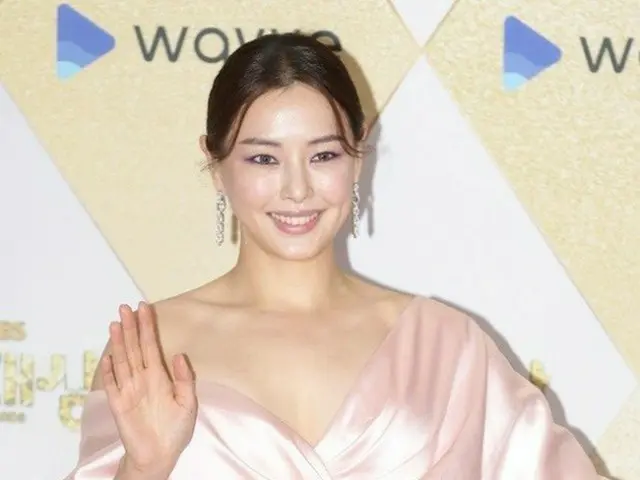 Actress Lee HANI marries an ordinary man who was dating ... Today (12/21) Awedding ceremony is held