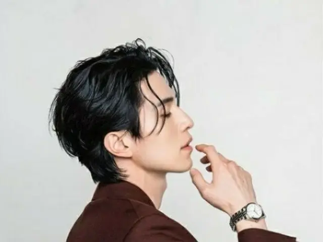 Nam diễn viên Lee Dong Wook đã xuất bản bức ảnh của mình. GQ Trung Quốc. ..