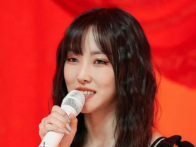 Yuju (former GFRIEND) holds an online showcase of his 1st solo album ”REC.”. ....