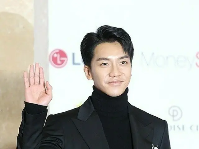 Actor Lee Seung Gi confessed on the show that he is taking a medication to treathis hair thinning. .
