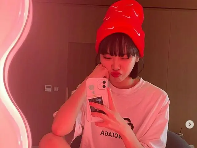 KIM CHAE WON đã đăng những bức ảnh dễ thương trên SNS. ..