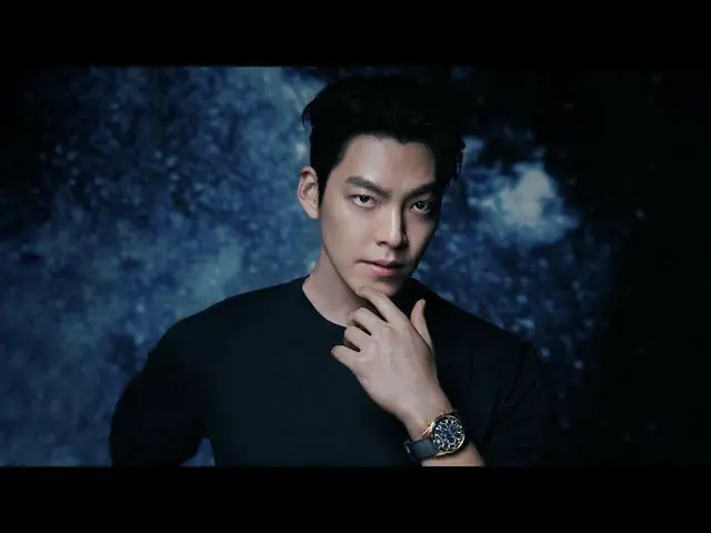 Nam diễn viên Kim Woo Bin nói về buổi ra mắt video của nhà sản xuất đồng hồ xa x