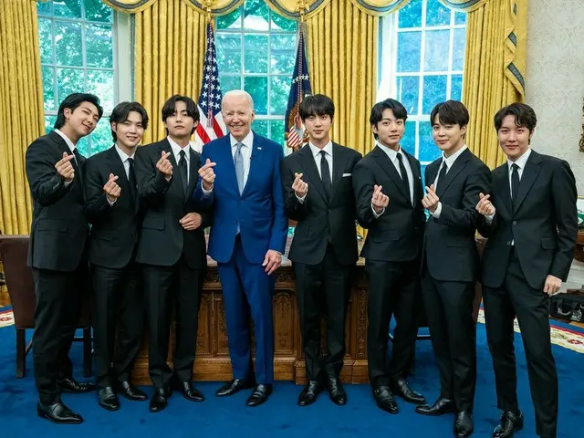 BTS, chụp ảnh kỷ niệm với Tổng thống Mỹ Joe Biden. ..