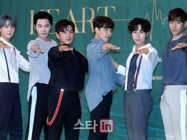 Hoạt động đơn vị đầu tiên của SHINHWA, "nhóm Wanzai" ra mắt vào năm 1998? Có thô