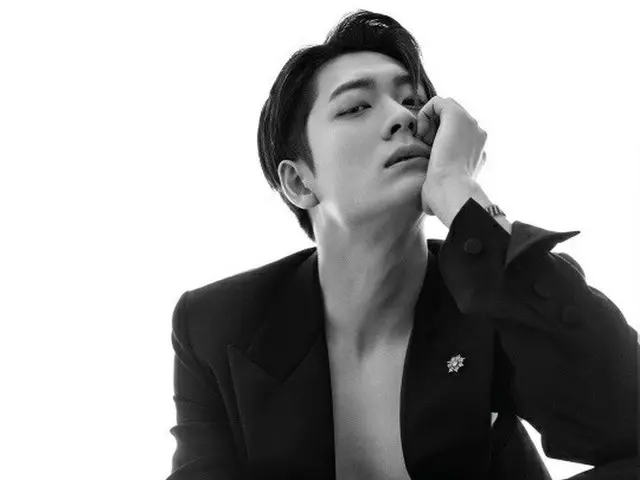 Nam diễn viên Kang Tae-woo tung ảnh. Allie. .
