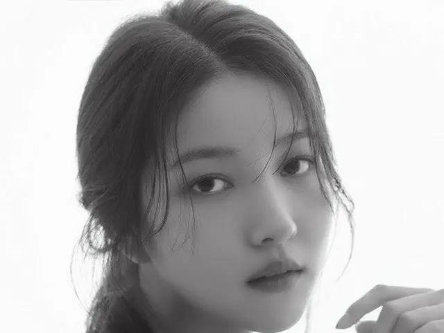 Kim So Jung (GFRIEND cũ), người đã kết thúc hợp đồng với IOK Corporation. .