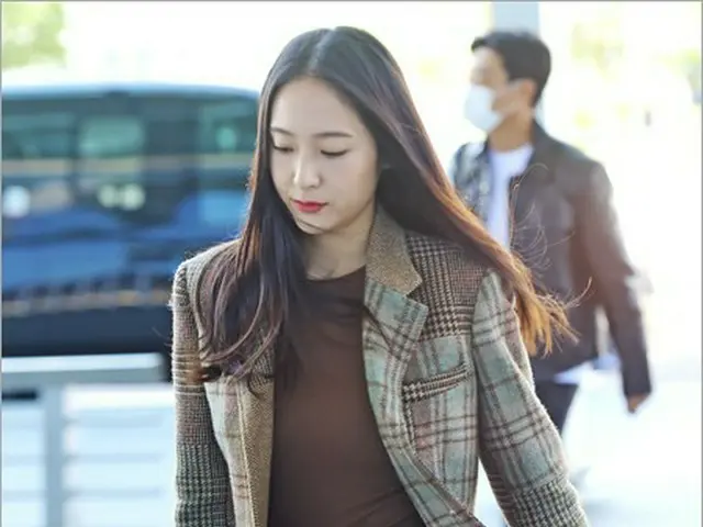 Krystal khởi hành đến sân bay quốc tế Los Angeles @ Incheon, Mỹ. .