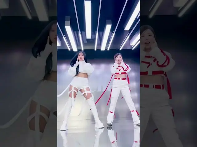 [Chính thức] MAMAMOO, [Wheein] [Hwasa] Cười với nhau  