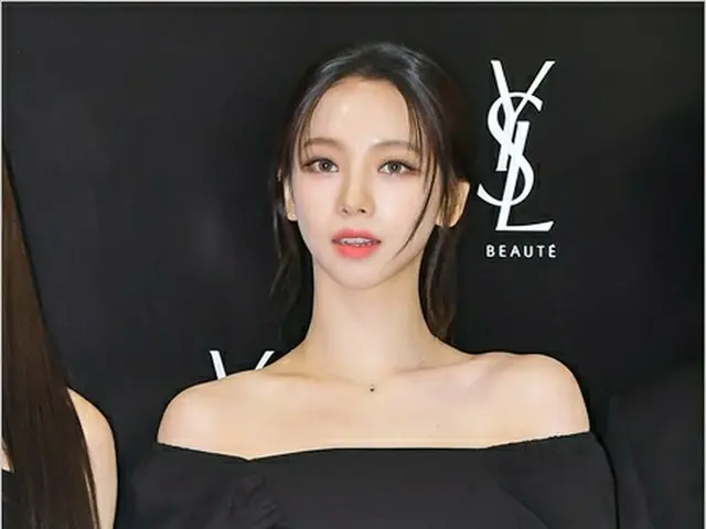 KARINA, người mẫu như ma-nơ-canh đang là một chủ đề nóng. Tham dự sự kiện Yves S