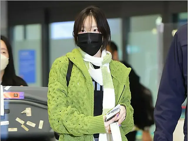 Taeyeon (SNSD), trở về từ sân bay quốc tế Paris@Incheon. .
