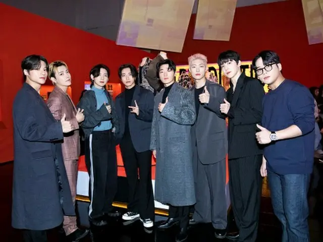 Theo yêu cầu của Bảo tàng Victoria và Albert, ATEEZ đã đến thăm triển lãm "Hally