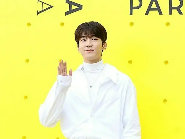 SEVENTEEN Wonwoo đã tham gia sự kiện pop-up store của một thương hiệu nước hoa Ý