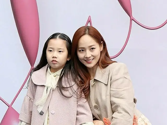 YUJIN (SES) attended ”2023 F/W Fashion Week” with her daughter Rohi. MISS GEECOLLECTION at DDP in th