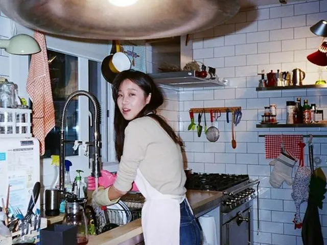 Actress Gong Hyo Jin, updated SNS.