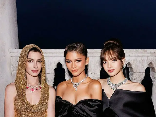 Bộ ba với LISA, Anne Hathaway & Zendaya đẹp không thể tả. .