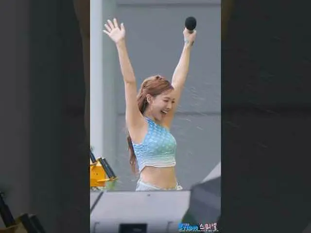 240707 WATERBOM_ B TWICE_ _ NAYEON chụp ảnh bởi 스피넬 * Vui lòng không chỉnh sửa h