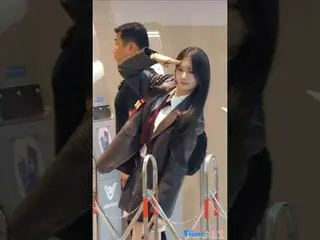 240919 BABYMONSTER_ _ RORA Video người hâm mộ đến sân bay của 스피넬
 * Vui lòng kh